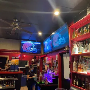 Bar and tv area