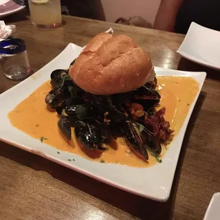 Mussels con Chorizo