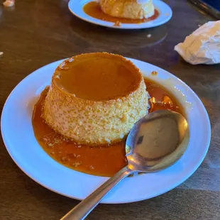 FANTASTIC creamy and perfectly caramelized Flan!