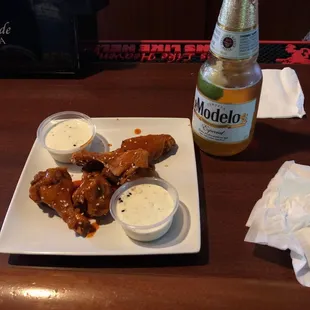 Order of wings and a nice cold Modelo to go along with it!