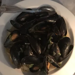 Mussels over Linguini