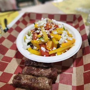 Šopska salad with 3 civapcici