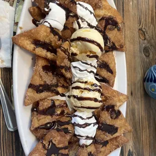 Buñuelos with ice cream
