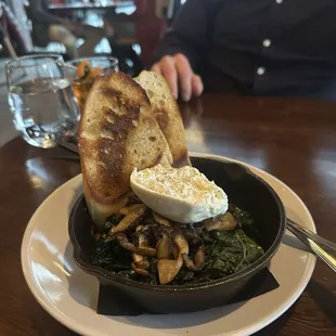 Burrata con funghi