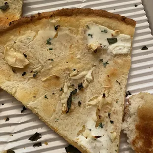 Mezzaluna cauliflower pizza with just ricotta cheese. are you kidding?