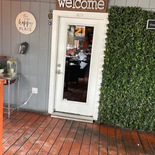 Still Closed @ 2:40pm!!!