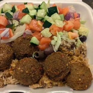 Mujadara bowl with falafel