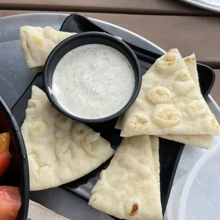 Pita that comes w the salad