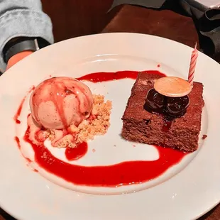 dessert, food