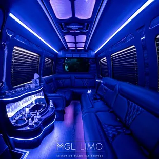 Mercedes Limo Sprinter, seats 14 people.