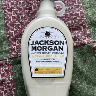  a bottle of jackson morgan banana pudding cream