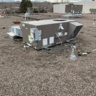 we specialize in commercial roof top unit installation