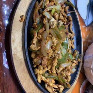 Lunch portion chicken fajitas