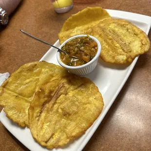 Tostones con Hogao