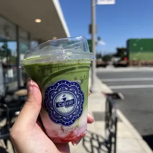 seasonal: La chica Fresa (strawberry milk latte with matcha)