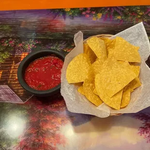 Salsa and chips