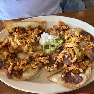 Nachos de pollo (chicken)