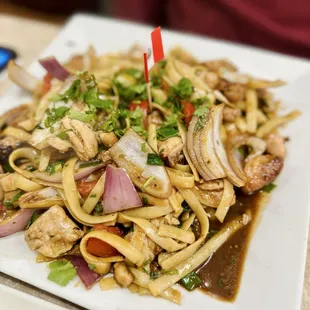 #40 Tallarin Saltado de Carne o Pollo