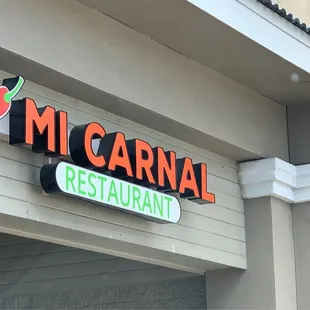 El Salvadoran restaurant marquee