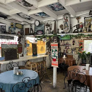 Absolutely zero pretensions, just a cozy casual spot.