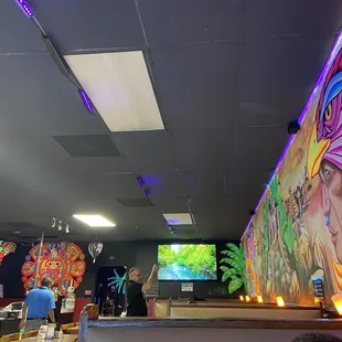 Sitting and to go pick up station