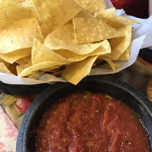 Complementary chips and salsa