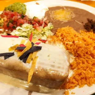 a plate of mexican food