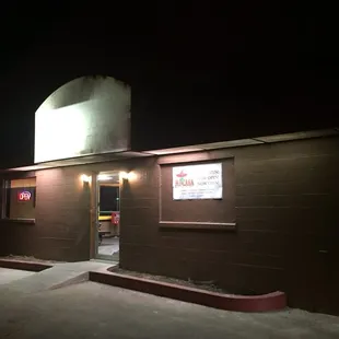 the entrance to the restaurant