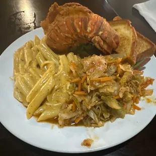 Fries Lobster, cabbage, and Mac &amp; cheese