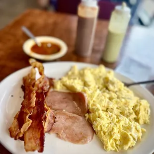 Spam, bacon &amp; eggs (à la carte) (Spam is an underrated &amp; cheap "superfood")