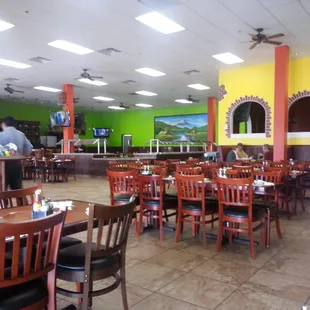 Huge dining area.  Nice clean and bright