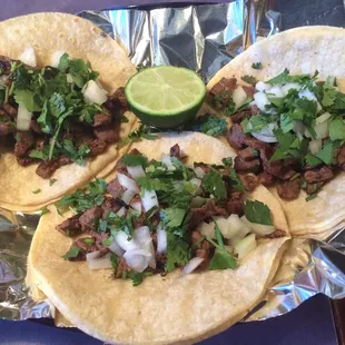 Tacos de carne asada