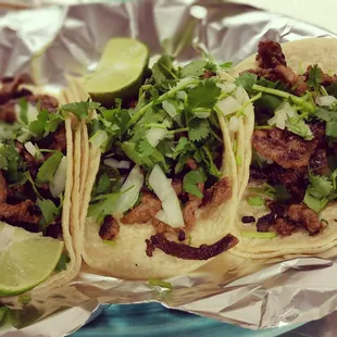 Tacos de carne asada