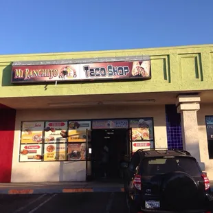 Front photo of the taco shop