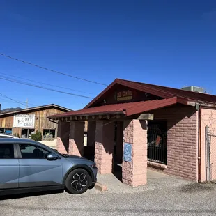 Mi Casita, exterior