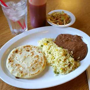 Pupusa, Arroz, Fijoles, Curtido
