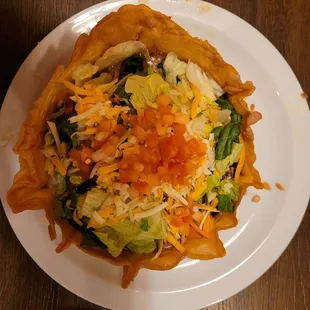 Taco salad with beef