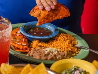 Dos Panchos Tequila Bar & Mexican Grill