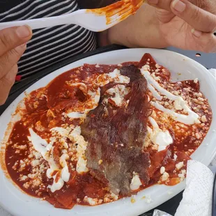 Chilakiles aka enchilada salsa con tortilla aguada