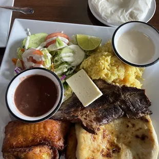 46. Plato Tipico Salvadorreno