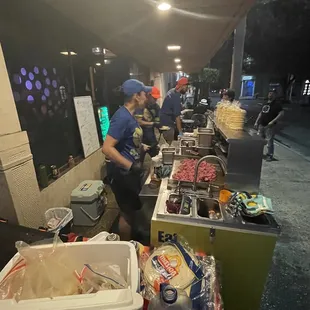 people preparing food