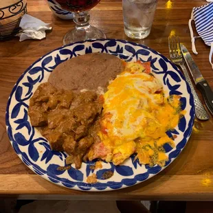 Chilaquiles Famosos with carbs quisada