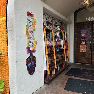the entrance to a mexican restaurant