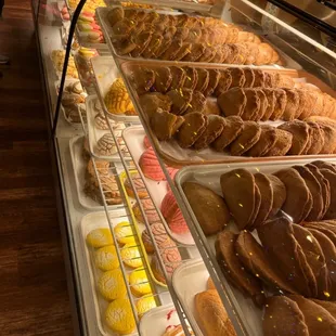 donuts, interior