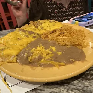 Kid&apos;s bean and cheese nachos