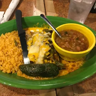 a plate of mexican food