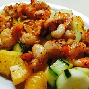 Camaron con Pepino y Naranja (grilled shrimp on a bed of cucumber and orange)