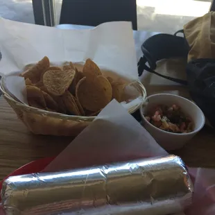 Mmm burrito.  Fresh fresh fresh.  Salsa was awesome.