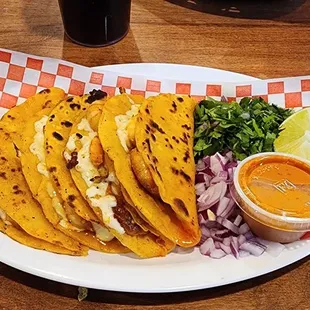 Tacos gobernador.. delicious...and the salsa..delicious!