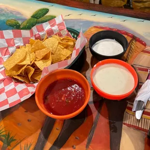 Chips, salsa &amp; cheese dip